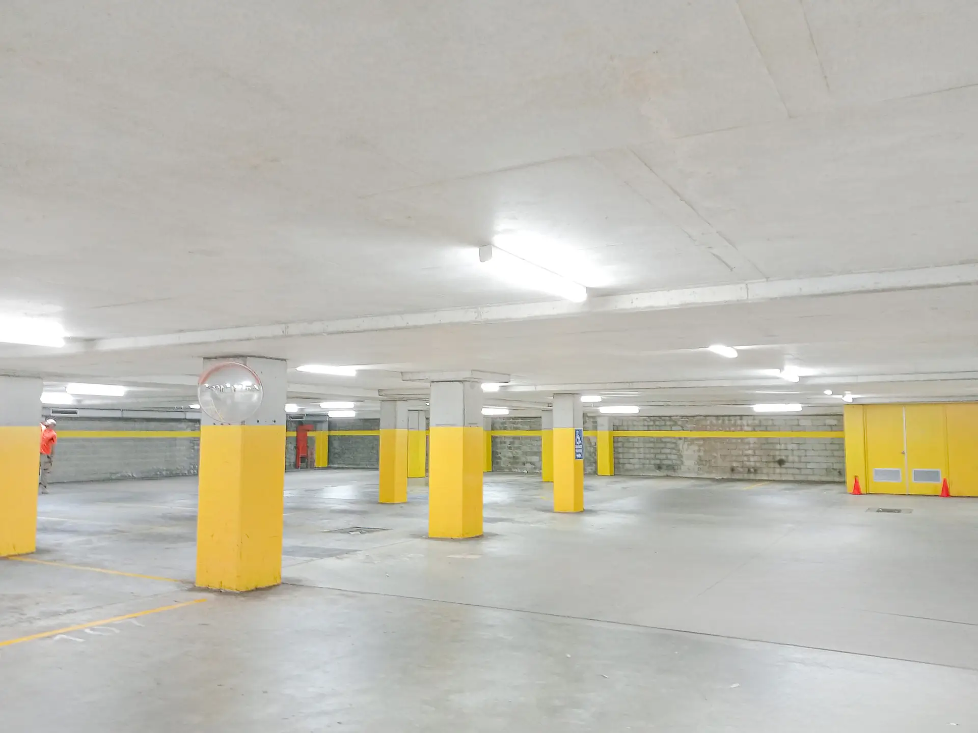 efficient-energy-group-underground-carpark-light-installation.jpg